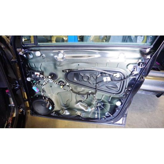 2018-2021 VOLKSWAGEN TIGUAN PASSENGER FRONT DOOR ASSEMBLY Right 5NN831056B