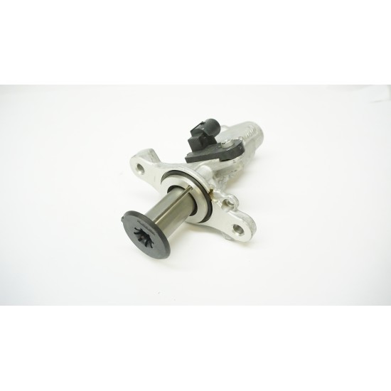 2019-2021 Volkswagen Tiguan Brake Master Cylinder 5QM614019H