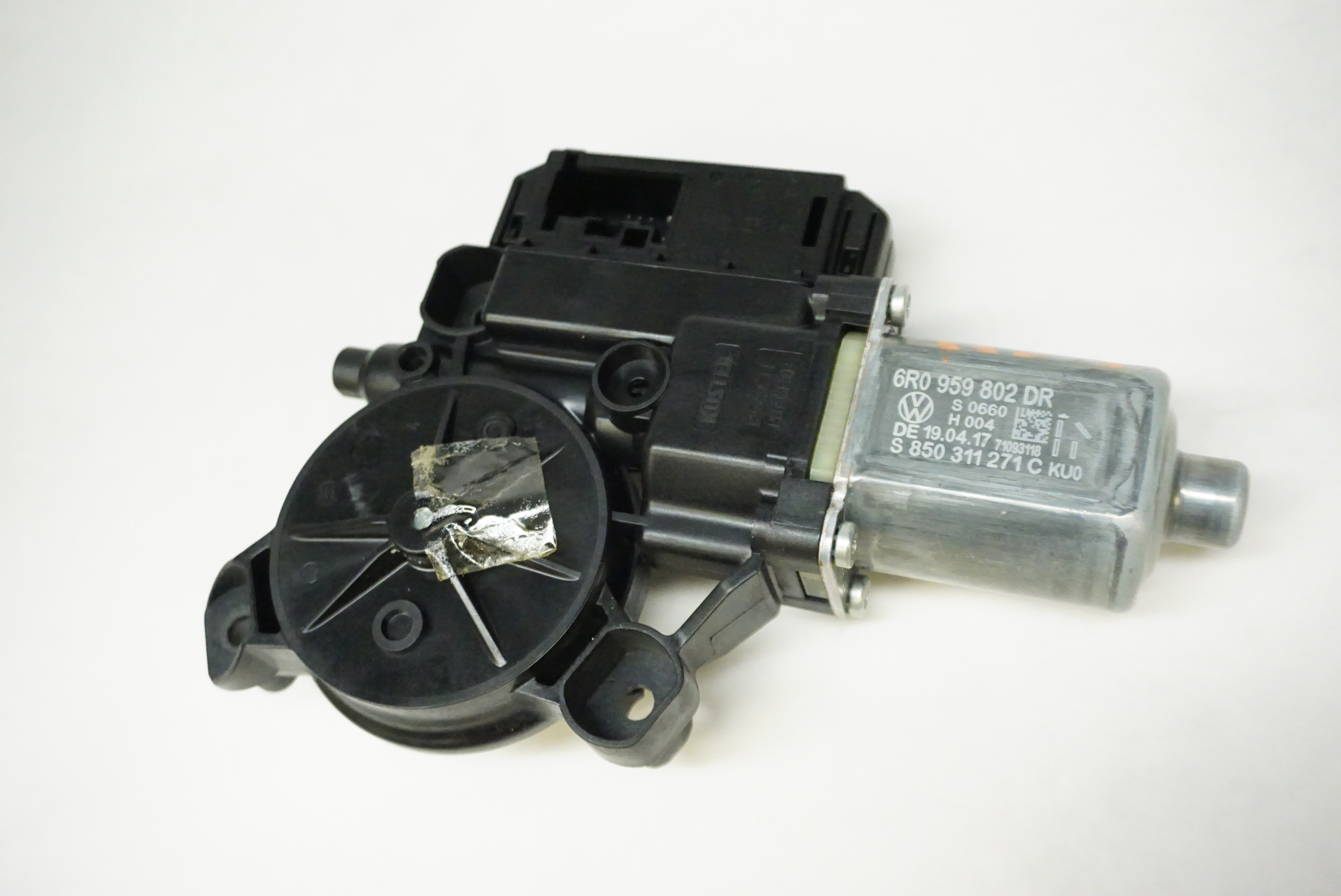2018 2019 Volkswagen Beetle Coupe Passenger Window Motor 6R0959802DR