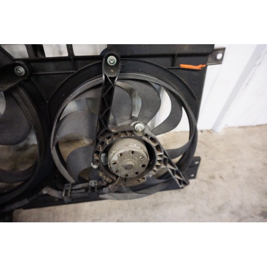 2000-2006 Audi TT 1.8T Radiator Electric Cooling Fan Assembly 1J0121205B