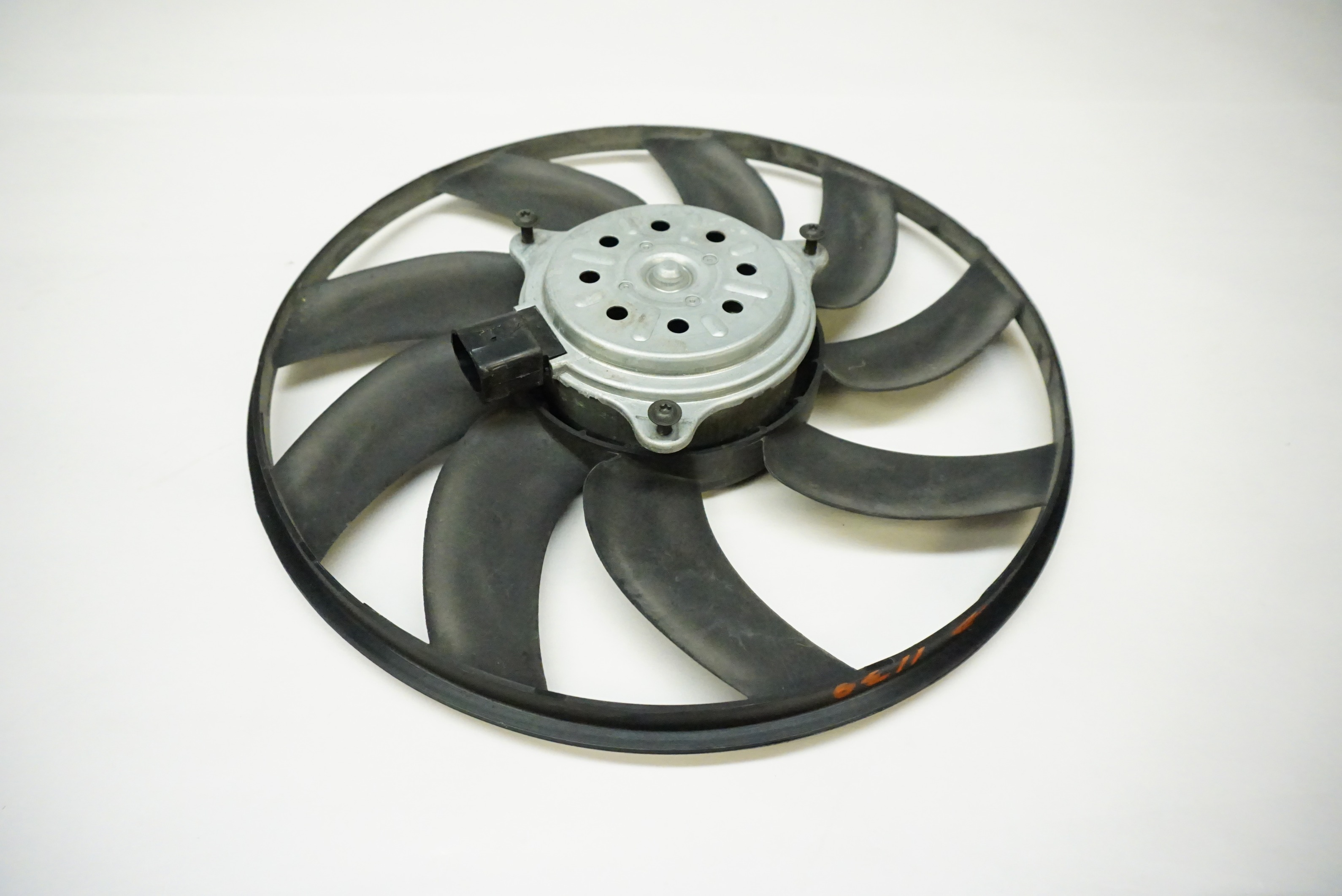 2015-2018 AUDI Q3 2.0T RIGHT COOLING FAN 200 W 8K0959455Q