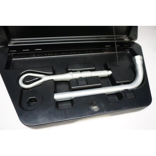 D3 AUDI A8 S8 Road Side Lug Wrench Tool Kit 4E0012123C