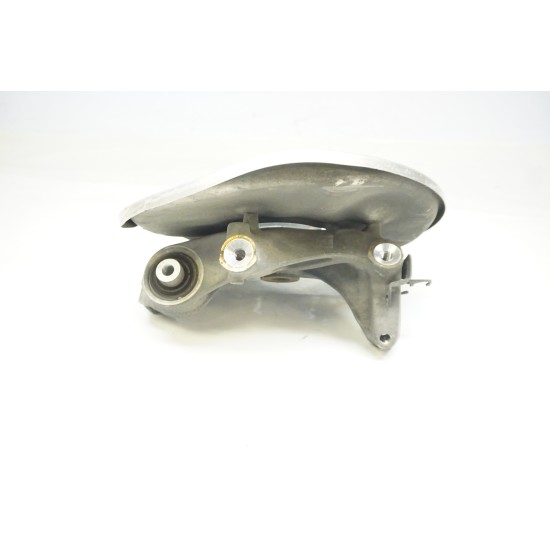 B9 AUDI A4 FWD LEFT Rear Suspension Knuckle Bearing Housing 8W0505459C