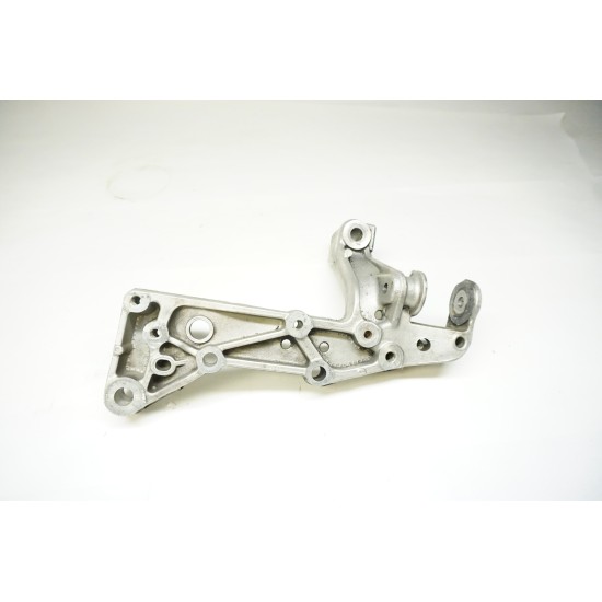 2010-2014 Volkswagen Golf Subframe Support Bracket RIGHT 1K0199296E