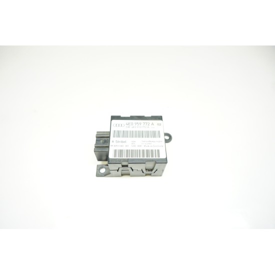 D3 AUDI A8 - SEAT FAN CONTROL MODULE 4E0959772A