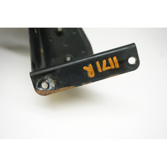 B8 AUDI RS5 Oil Cooler Mount RIGHT 8K0805546A