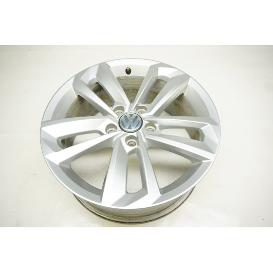 Volkswagen Passat Factory Alloy Wheel 561601025AA
