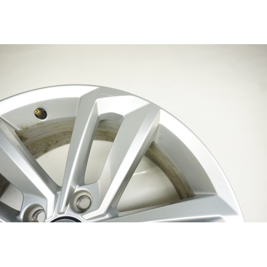 Volkswagen Passat Factory Alloy Wheel 561601025AA