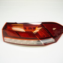 20-22 Volkswagen Passat - QUARTER PANEL MOUNTED BRAKE LIGHT TAIL LAMP RIGHT