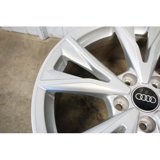 21-23 AUDI Q3 Factory 18
