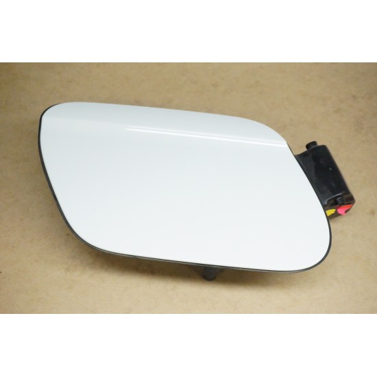 2020-2022 Volkswagen Passat Fuel Tank Door LC9A