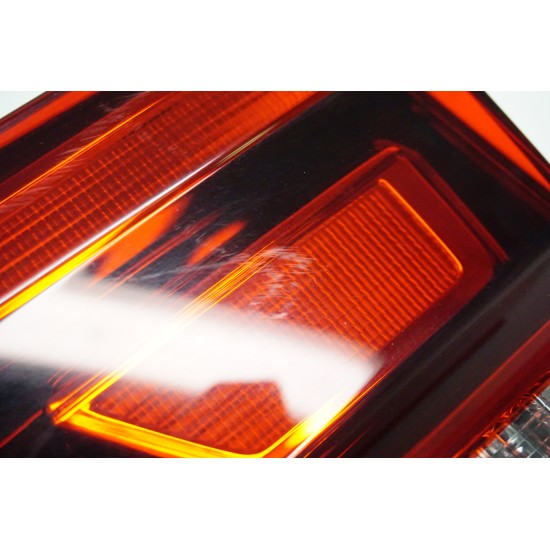 2018-2020 VW ATLAS - PASSENGER LID INCANDESCENT TAIL LIGHT BRAKE LAMP OEM
