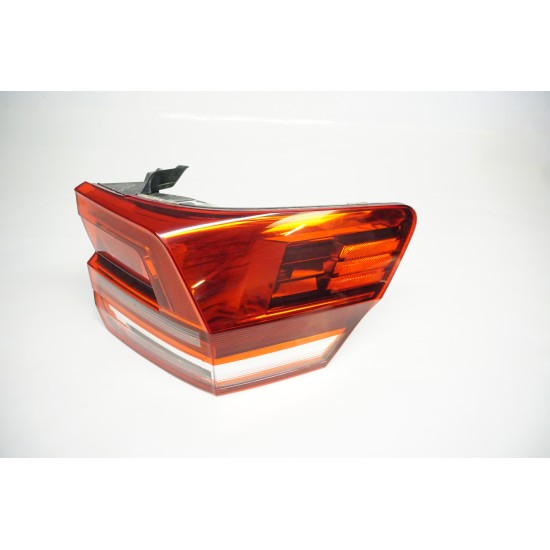 2018-2020 VW ATLAS - PASSENGER QUARTER INCANDESCENT TAIL LIGHT BRAKE LAMP OEM