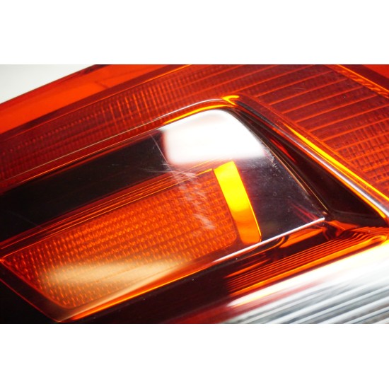 2018-2020 VW ATLAS - PASSENGER QUARTER INCANDESCENT TAIL LIGHT BRAKE LAMP OEM