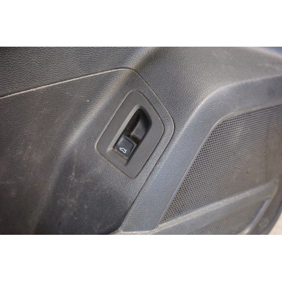 2018-2019 Volkswagen Atlas Driver Door Trim Panel 3CN867011F