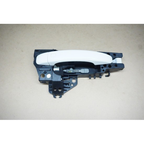 2009-2017 AUDI Q5 Passenger Door Handle Assembly Conventional Key