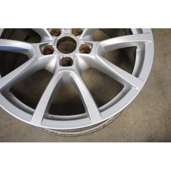 8R AUDI Q5 18