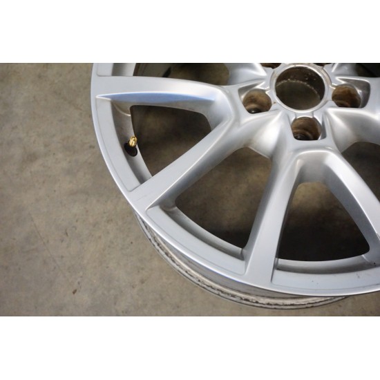 8R AUDI Q5 18