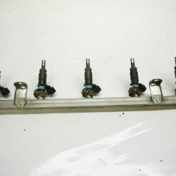 2012-2014 Volkswagen Beetle 2.5L Fuel Rail and Injector Set 07K133317E
