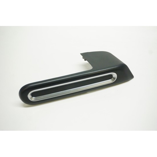Volkswagen Beetle Driver Door Panel Pull Handle Trim 5C5-868-663-B
