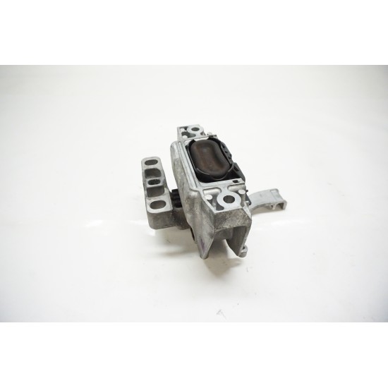 2022-2024 Volkswagen Taos 1.5T Engine Mount Right 5WA199262S