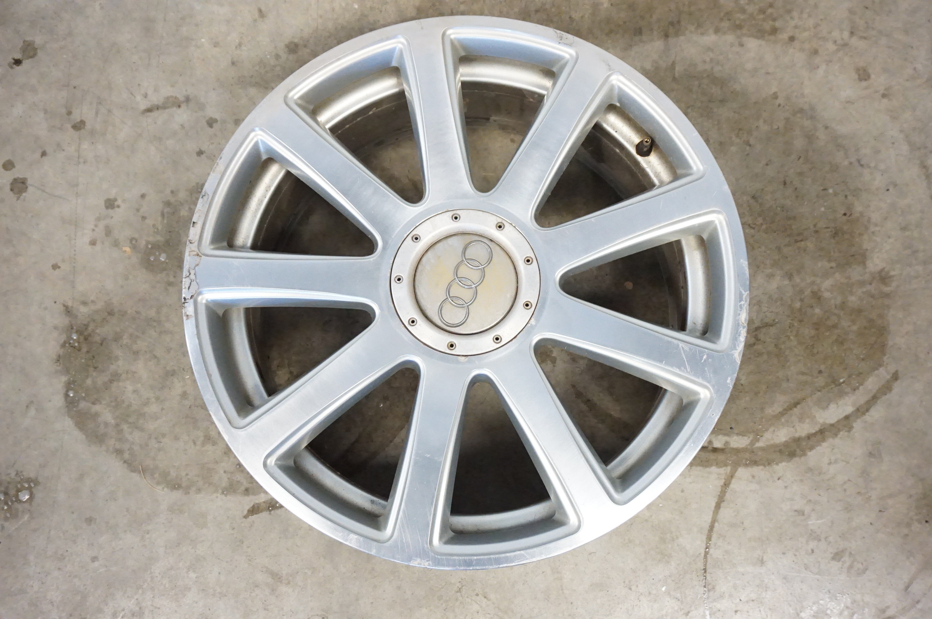 2004-2010 Audi A8 20 X 9 Alloy Wheel 4E0 601 025 AF