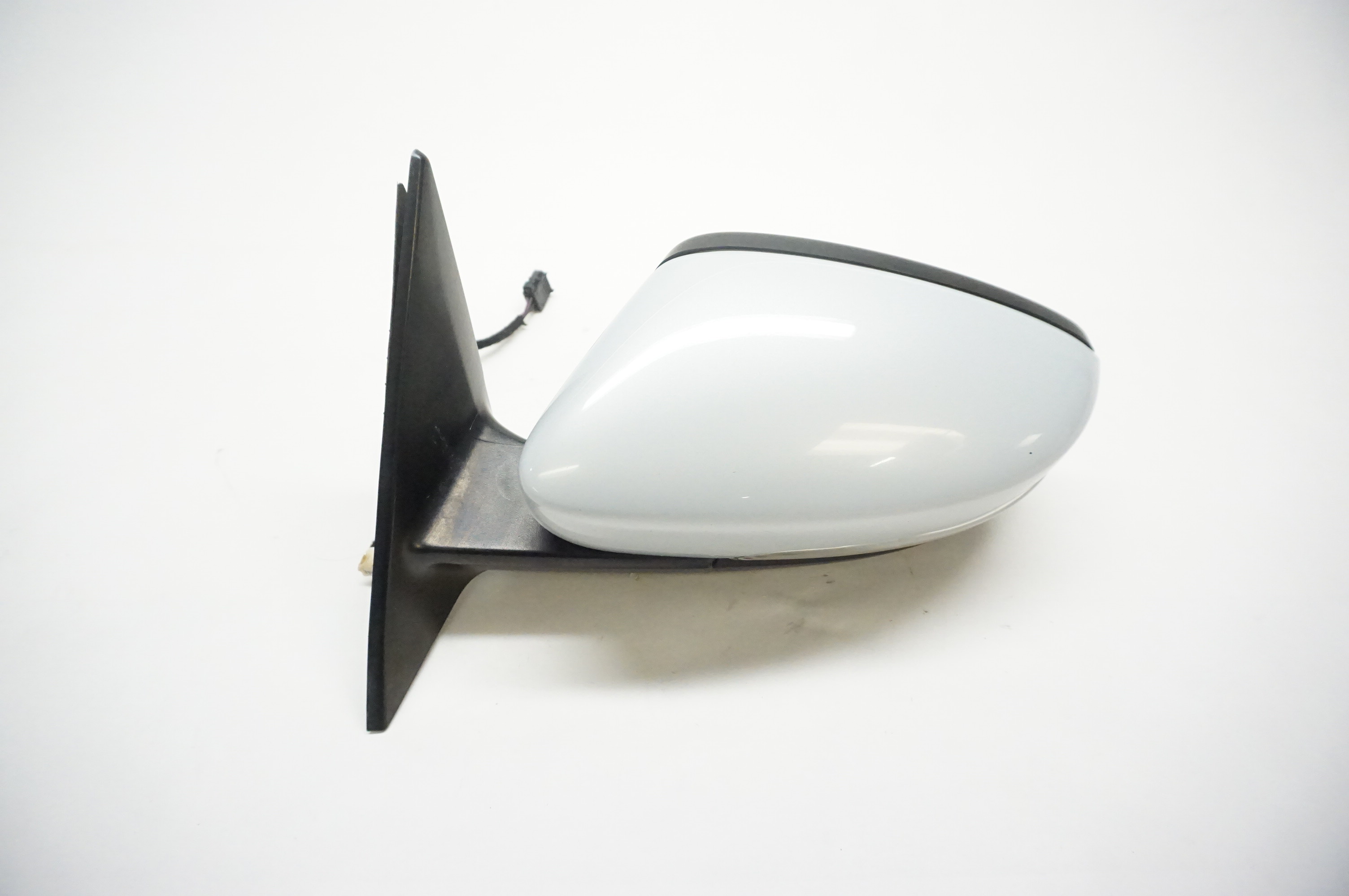 2012-2019 Volkswagen Beetle Driver Door Mirror Assembly 5C1857507AB