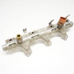 2012-2015 AUDI A6 CAEB Fuel Rail 06J133317AB