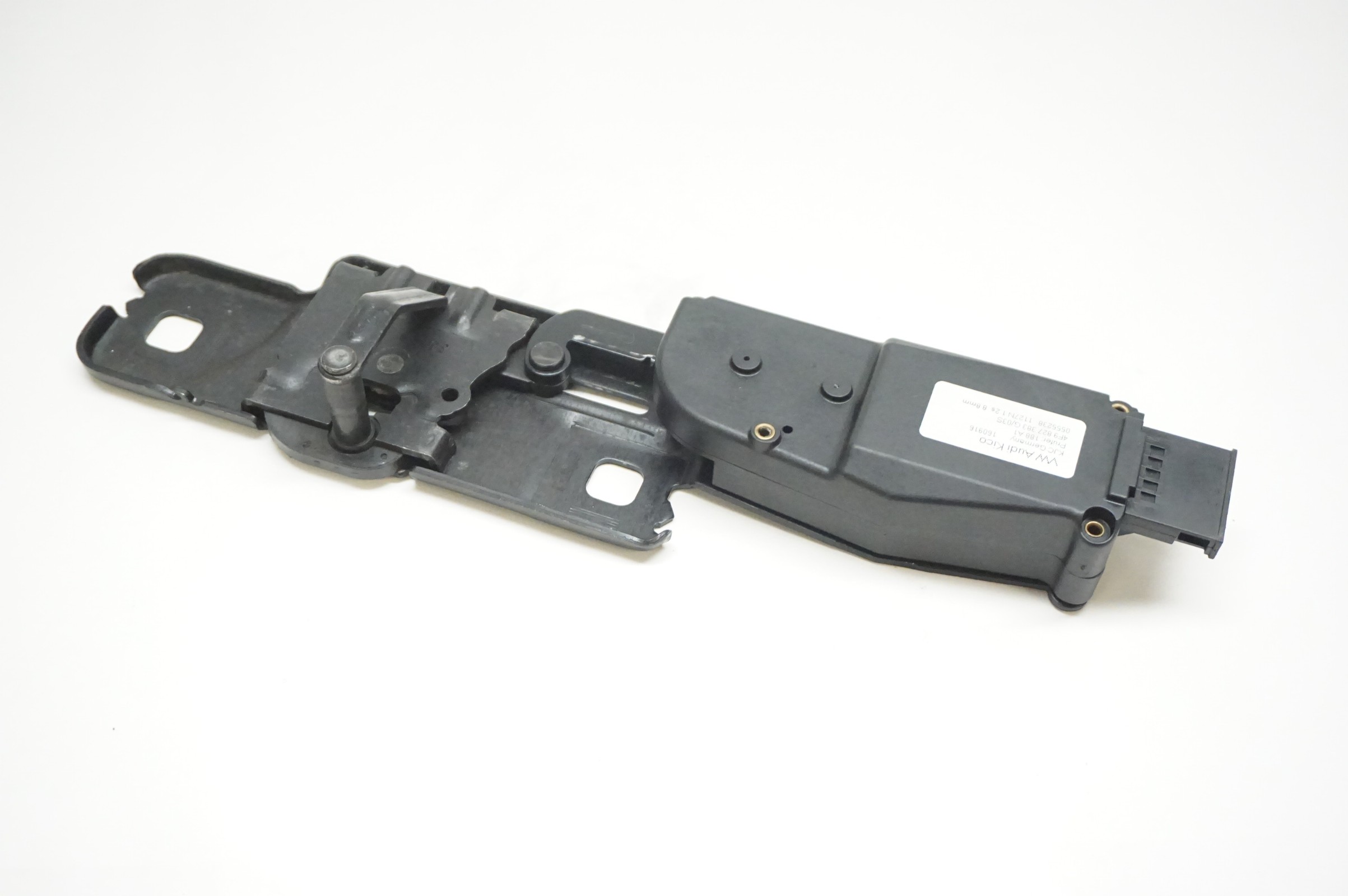 2007-2015 AUDI Q7 Power Close Assist Trunk Lid Striker 4F9827383G