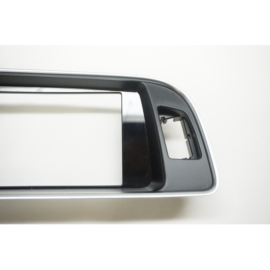 8R AUDI SQ5 Media Navigation Display Screen Trim 8R1-857-186-S