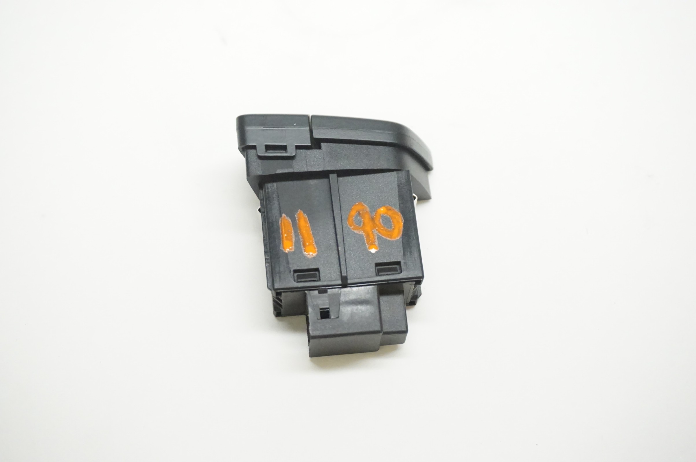 2014 - 2017 AUDI SQ5 Hazard Switch  8R1941509C