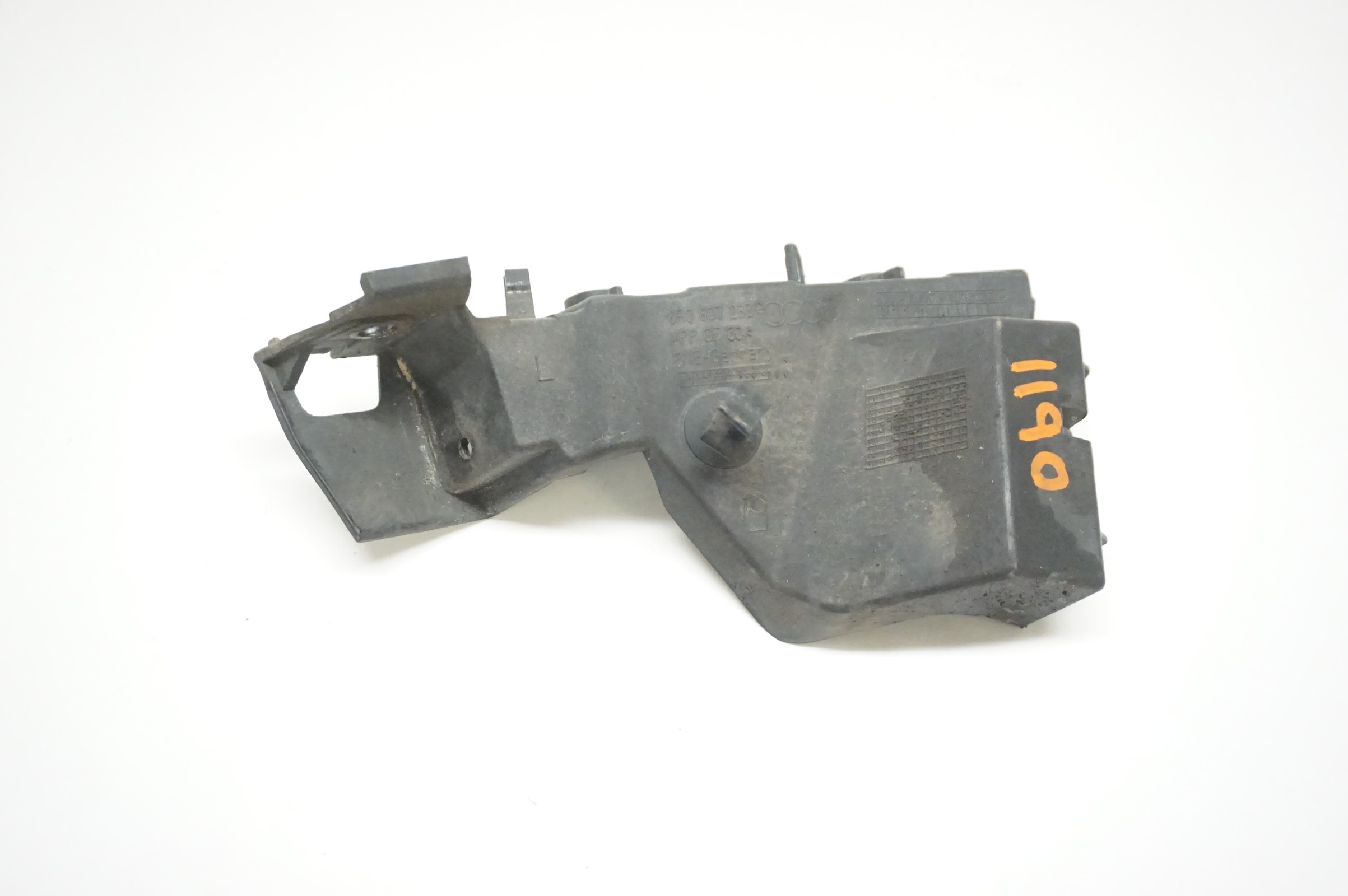 AUDI SQ5 DRIVER FENDER TO BUMPER BRACKET 2014-2017