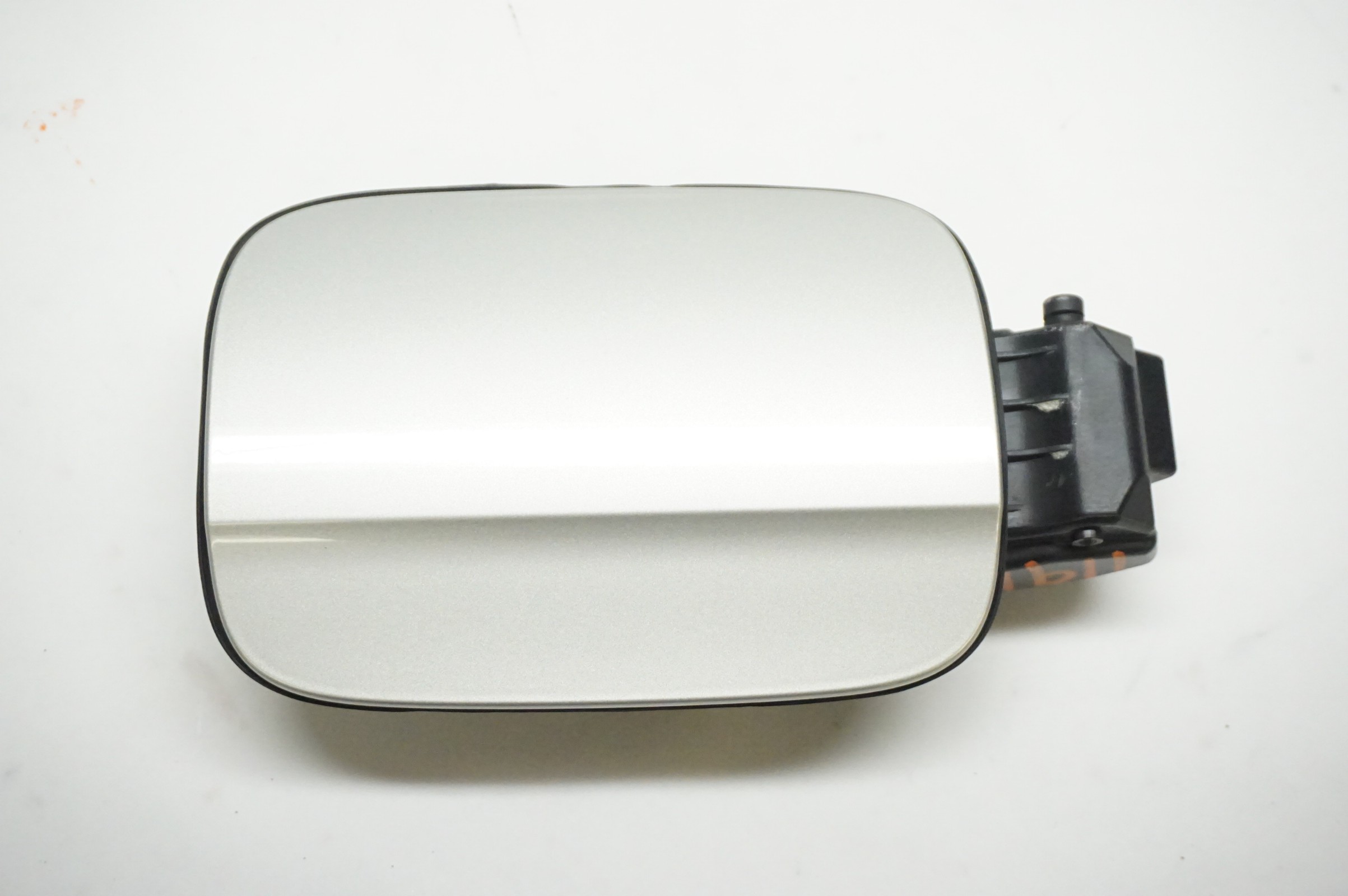 2013-2016 AUDI A4 Fuel Tank Door Lid LX1Y Cuvee Silver 8K0809907