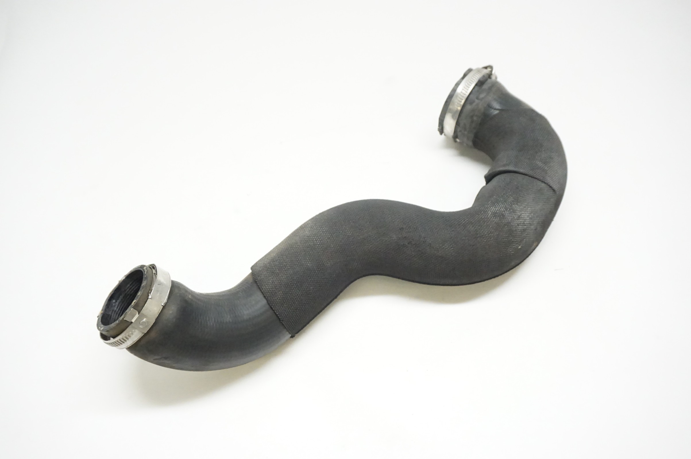 B8 AUDI A4 A5 2.0T TURBO TO INTERCOOLER HOSE 8K0145738M 2013-2016