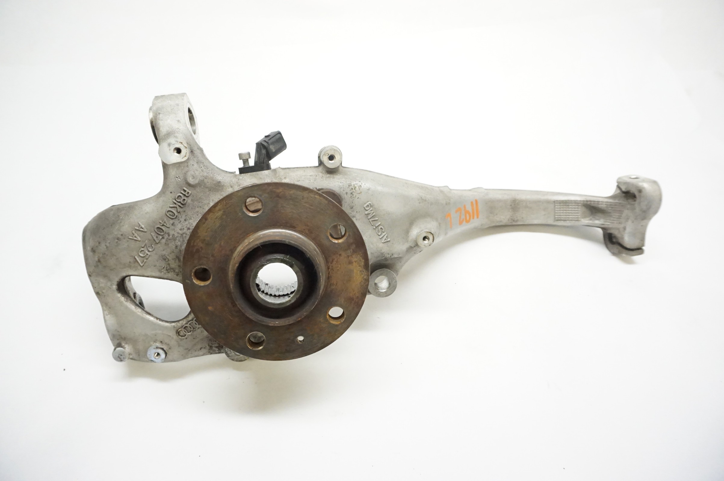 2013-2017 AUDI Q5 Driver Steering Knuckle Spindle KSM Oval 4G0407241D