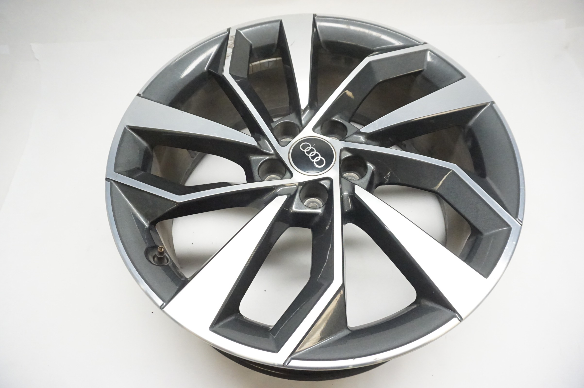 21-23 AUDI Q5 Factory Alloy 19