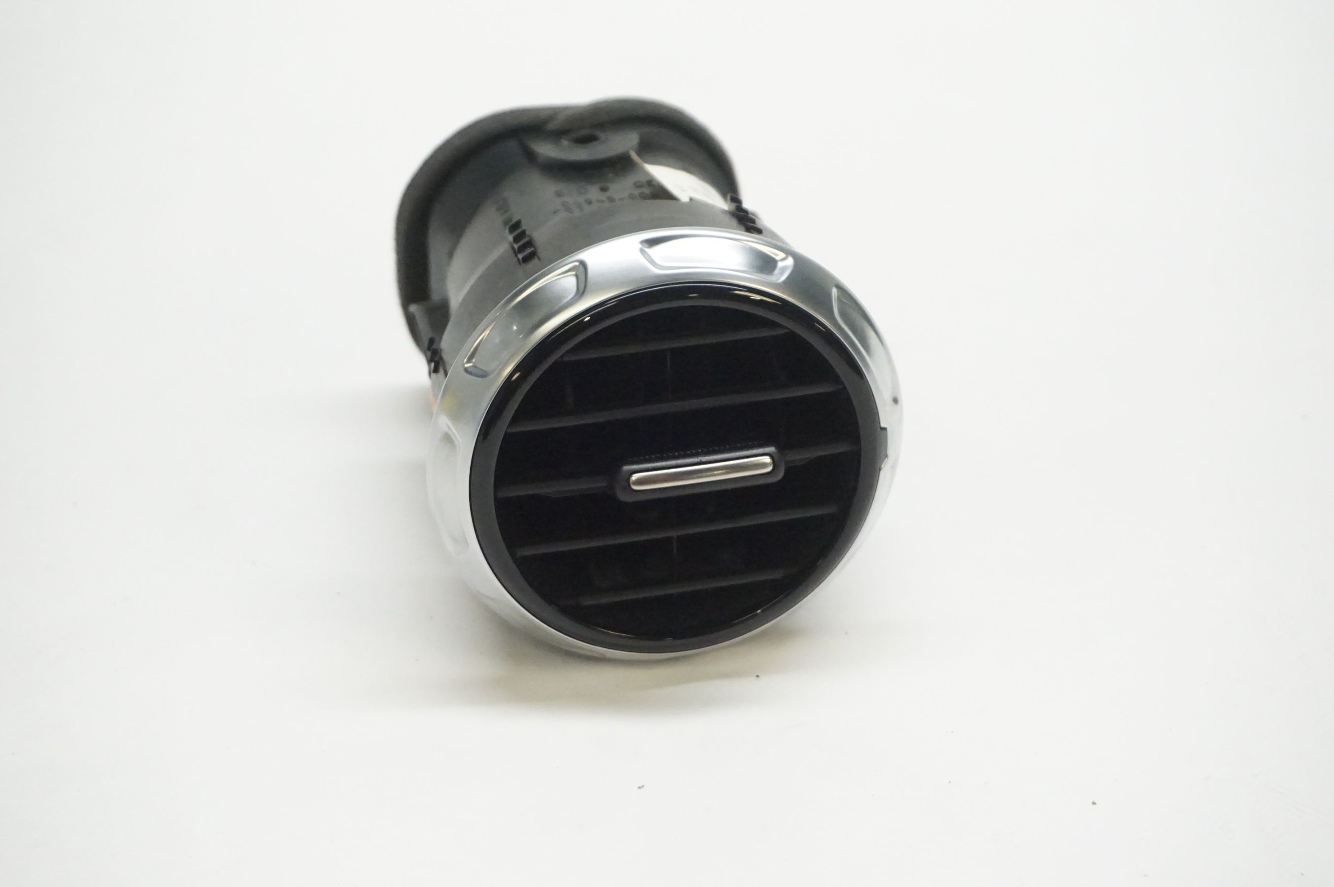 AUDI TT DASH MOUNTED HEAT AIR CONDITIONING VENT 8J0820901E