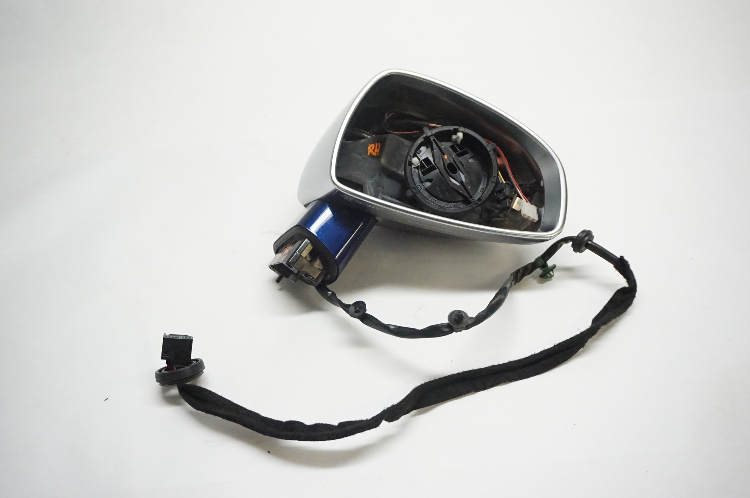 2010-2014 Audi TTS Passenger Door Mirror Assembly 8J0858532