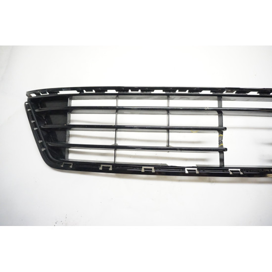 2015-2017 Volkswagen Golf R Bumper Grille Adaptive Cruise Cracked 5G0853677G