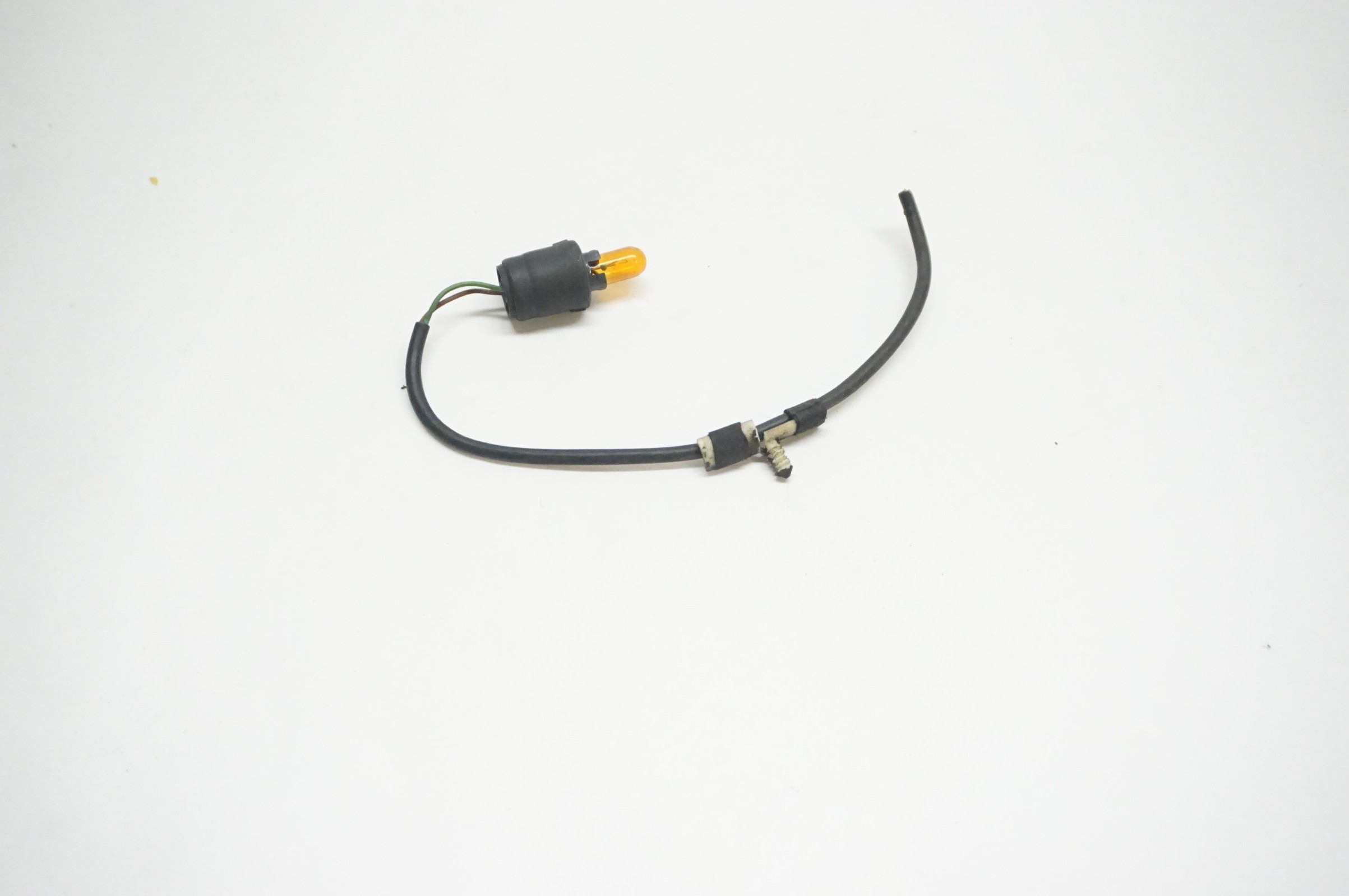 2004-2008 Audi S4 Fender Turn Signal Pig Tail Plug 8D0971273