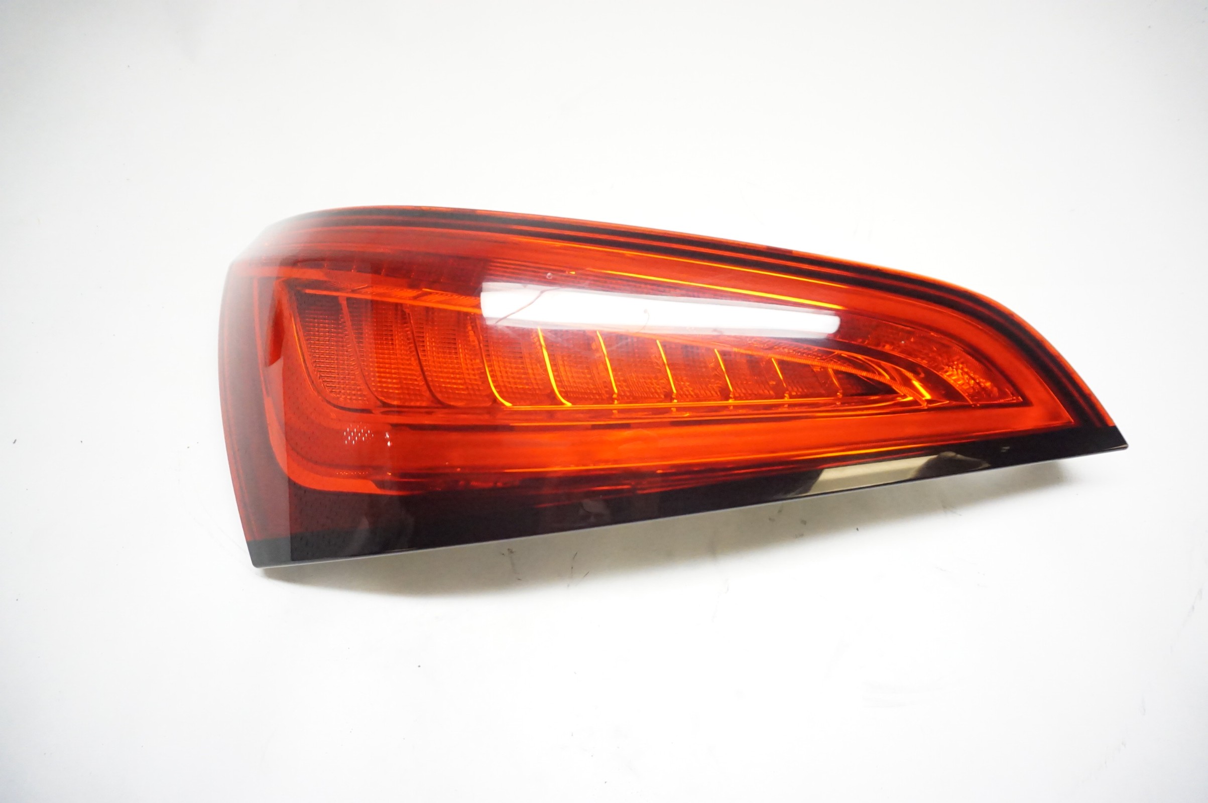 AUDI SQ5 - Trunk Mounted Driver Tail Light 8R0945093D