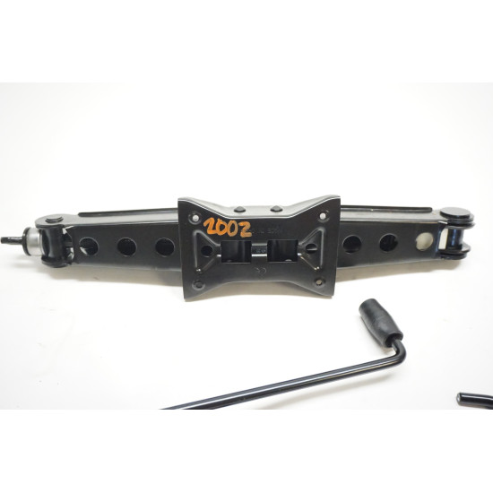 2021-2024 Volkswagen Taos Roadside Scissor Jack  5QM011031A