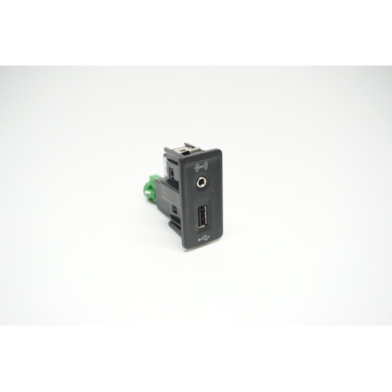 2017-2019 Volkswagen Alltrack Aux / USB Interface Plug 5Q0 035 726 E 2017-2019 Volkswagen Alltrack Aux / USB Interface Plug 5Q0 035 726 E
