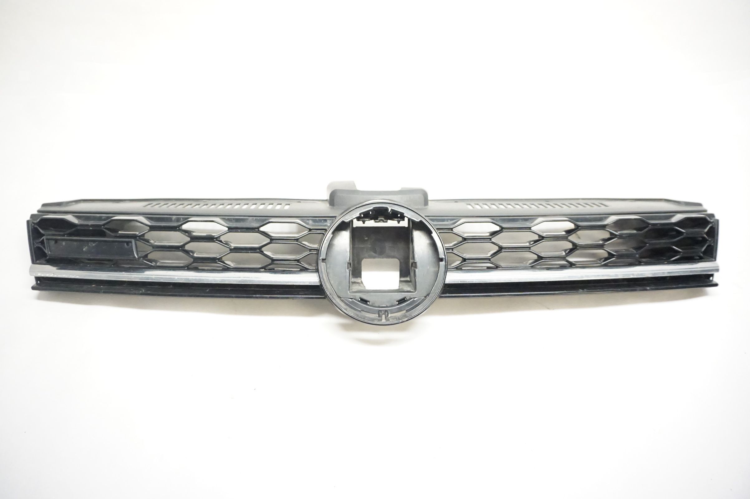 2018 2019 Volkswagen Alltrack Front Bumper Grille 5G0853651DA