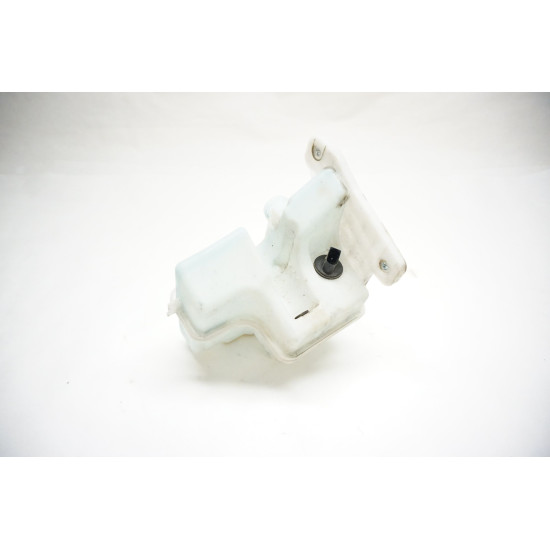 2017-2019 Volkswagen Altrack Windshield Washer Reservoir 5GM955453A 2017-2019 Volkswagen Altrack Windshield Washer Reservoir 5GM955453A