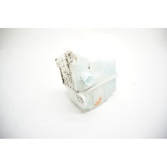 2017-2019 Volkswagen Altrack Windshield Washer Reservoir 5GM955453A 2017-2019 Volkswagen Altrack Windshield Washer Reservoir 5GM955453A