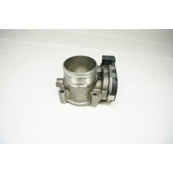 B9 AUDI A4 A5 2.0T Engine Intake Throttle Body Valve 06K133062M
